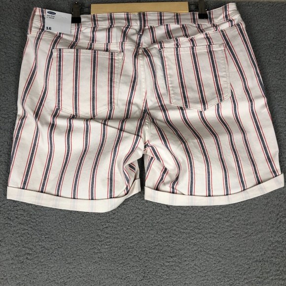 NEW Old Navy Women's 16 Jean Shorts Mid-Rise Button Fly Cuffed Hem Summer Casual - Picture 2 of 13